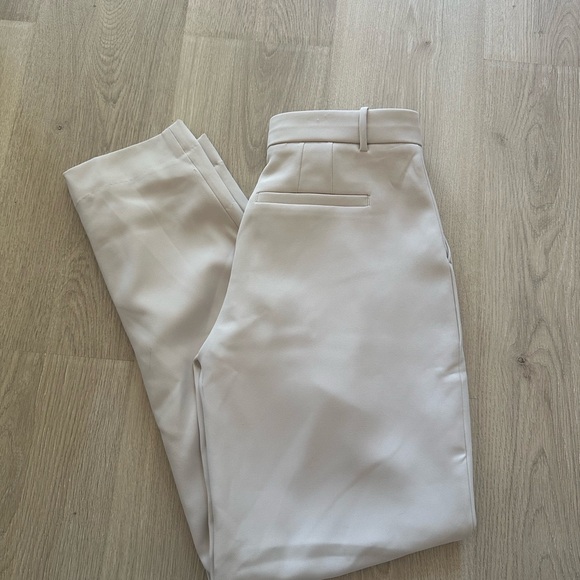 A&F Low Rise Trousers - Picture 3 of 3